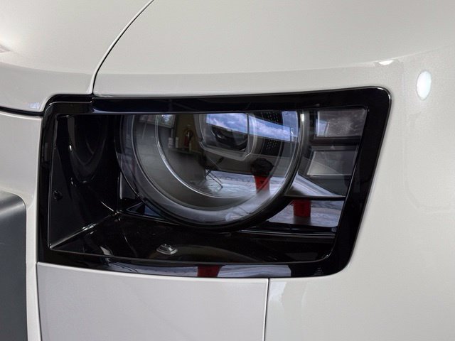 New 2026 Land Rover Defender 110 X-Dynamic SE AWD/4WD image 12