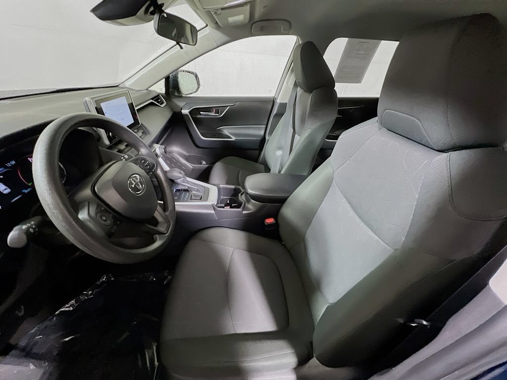 Certified 2025 Toyota RAV4 XLE AWD/4WD image 17