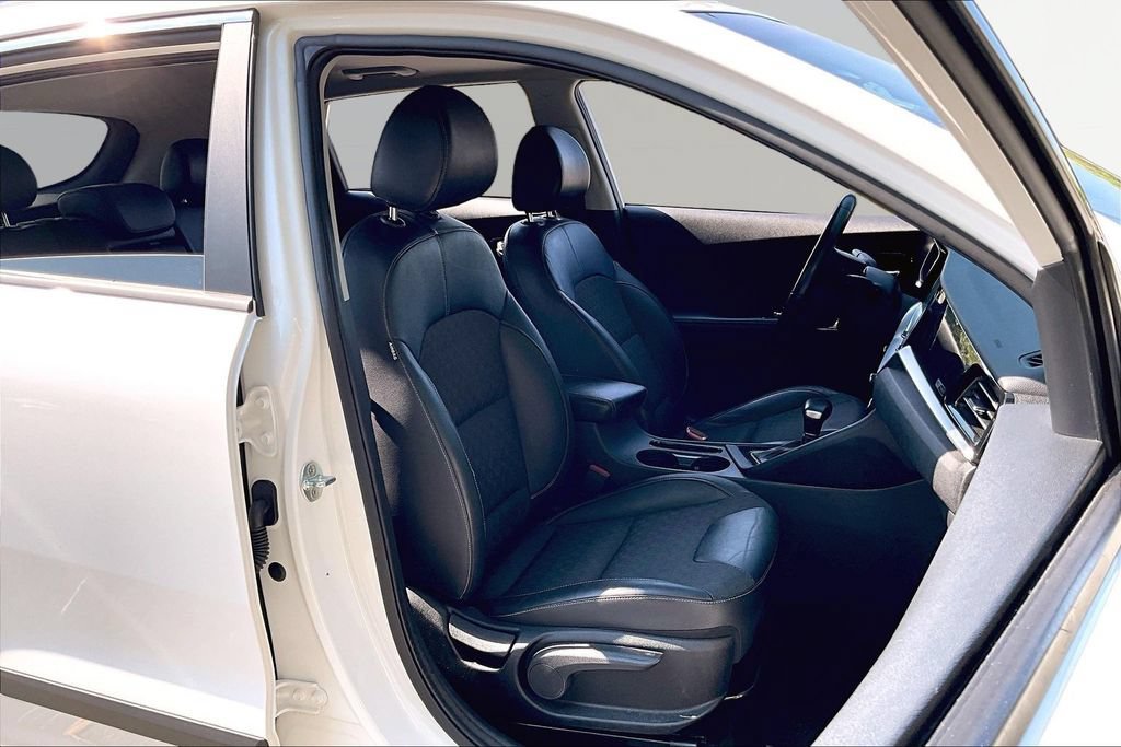 Used 2022 Kia Niro LXS FWD image 23