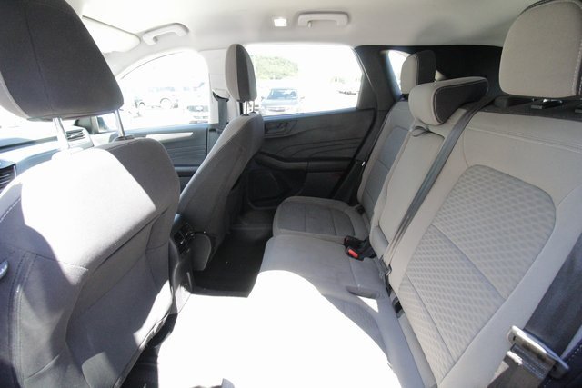 Used 2022 Ford Escape SE w/ SE Sport Appearance Package image 31
