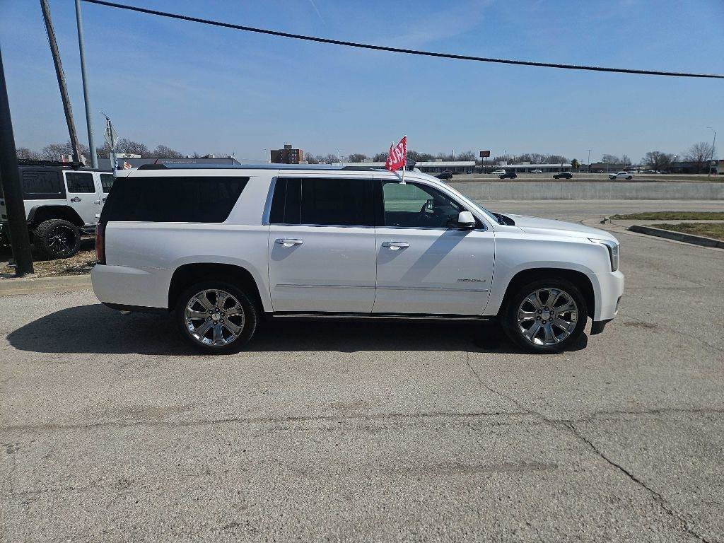 Used 2016 GMC Yukon XL Denali w/ Open Road Package AWD/4WD image 6