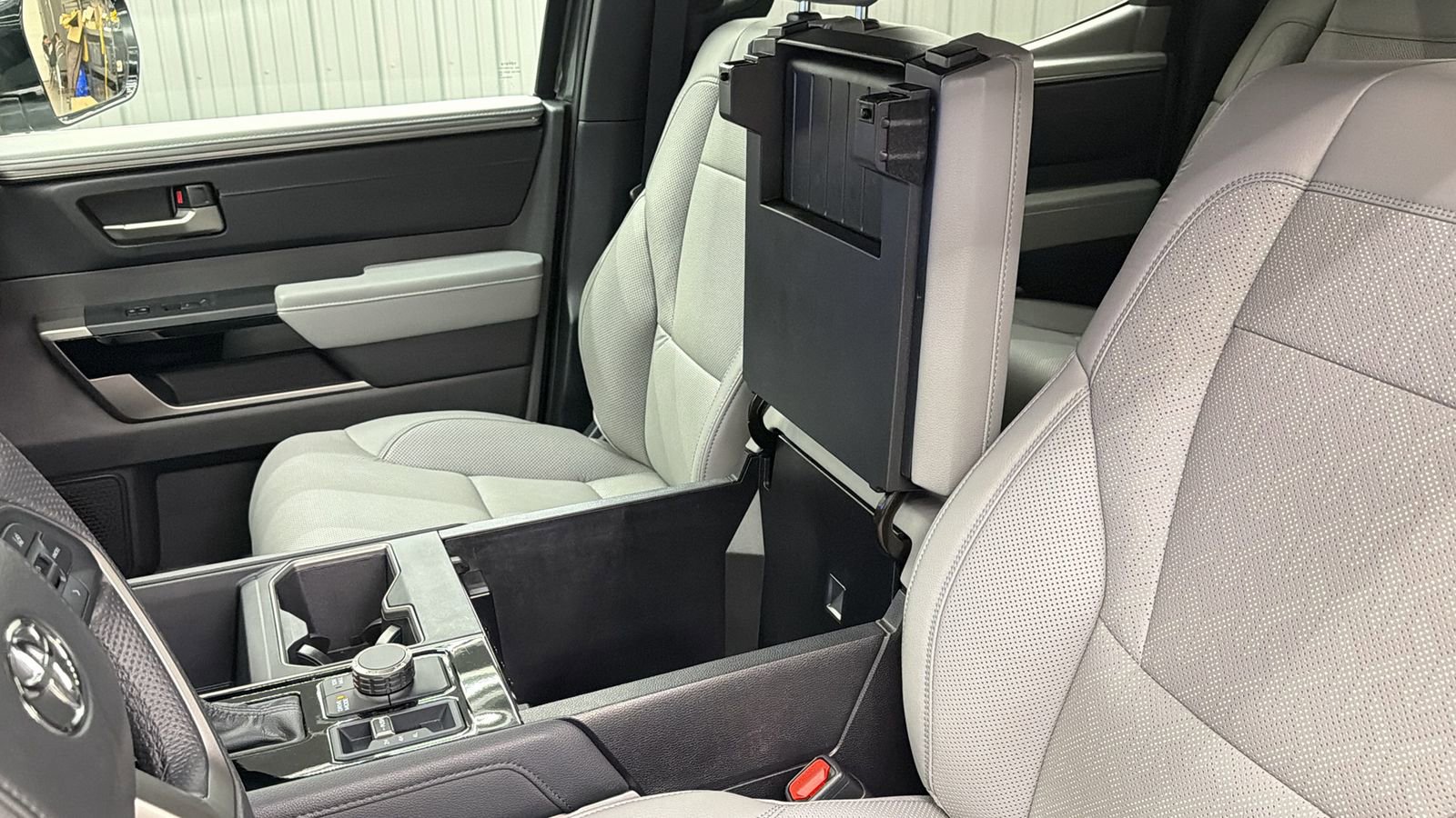 Used 2025 Toyota Tundra Limited image 28