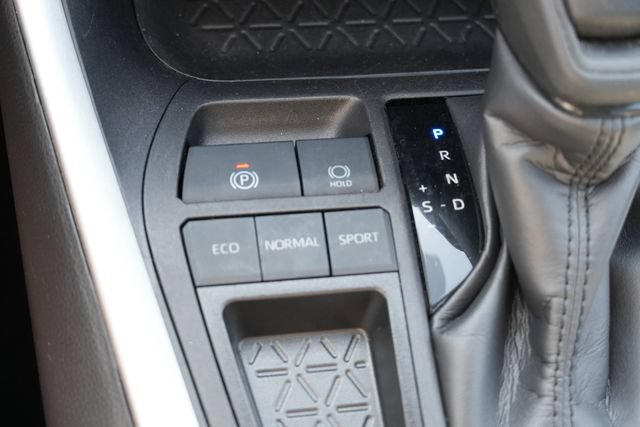 Used 2024 Toyota RAV4 XLE FWD image 36