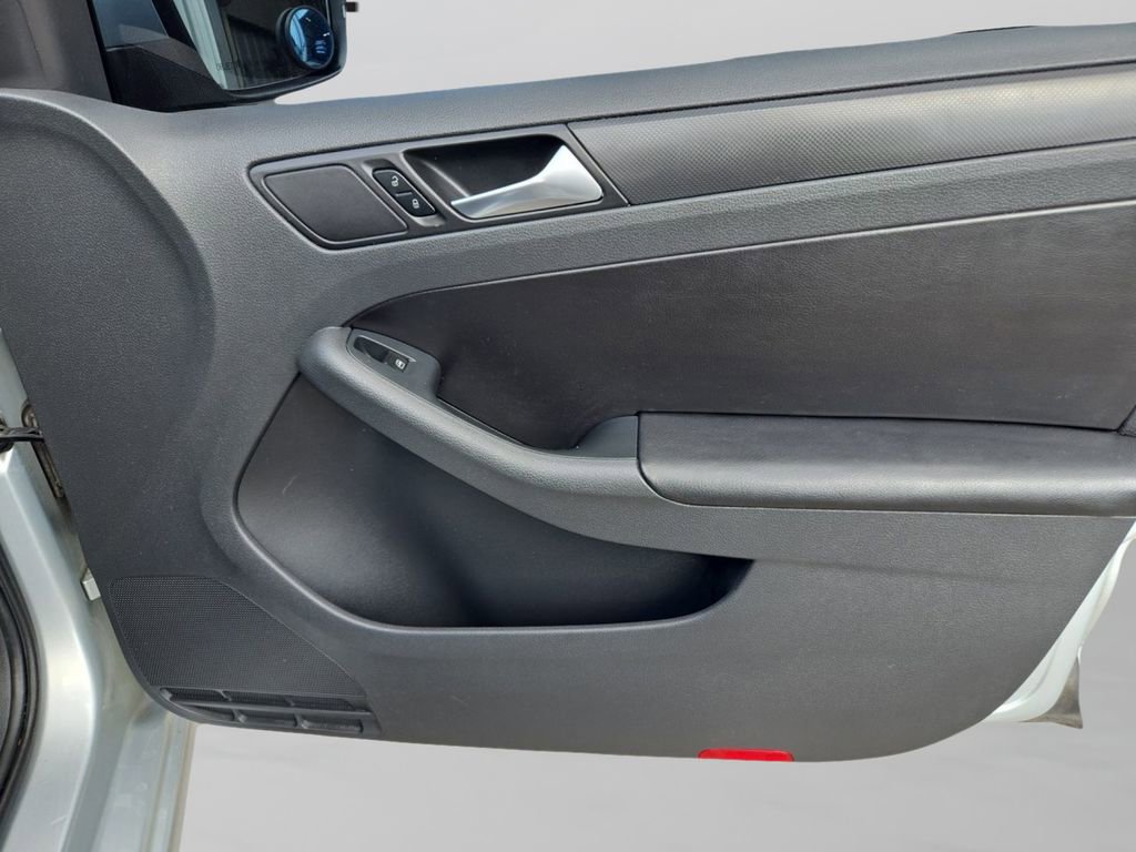 Used 2012 Volkswagen Jetta SE image 17