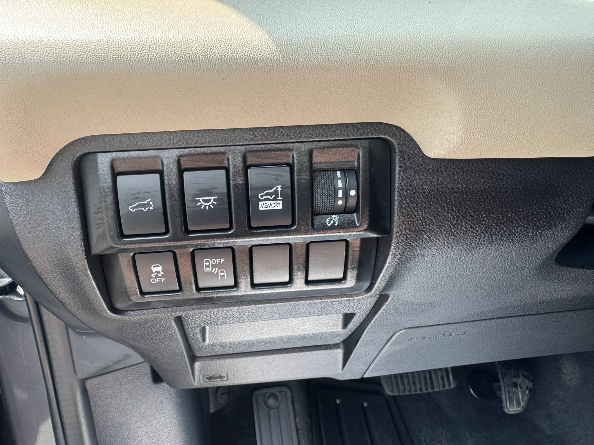 Used 2022 Subaru Ascent Limited AWD/4WD image 26