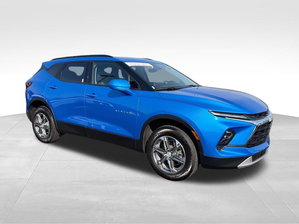 Used 2024 Chevrolet Blazer LT w/ Convenience Package FWD video 2