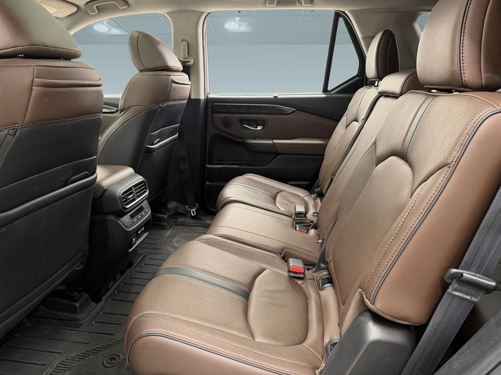 Used 2023 Honda Pilot Elite image 23