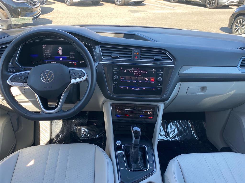 Used 2022 Volkswagen Tiguan SE FWD image 11