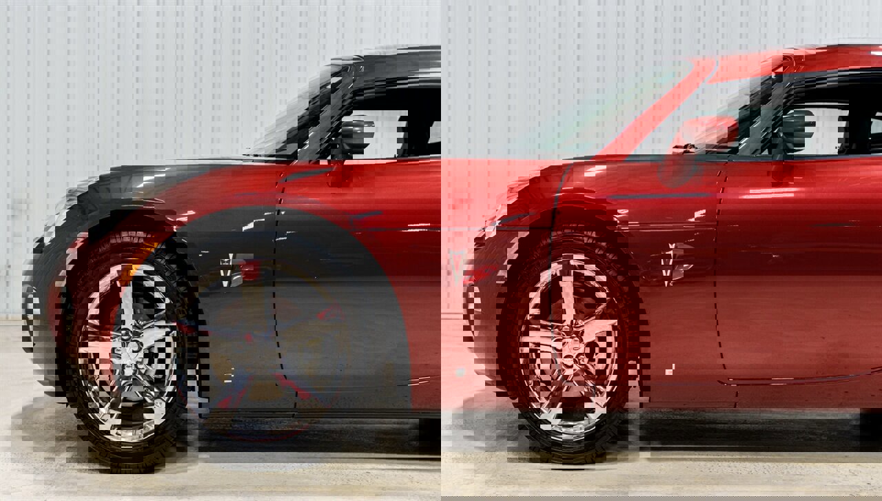 Used 2009 Pontiac Solstice Coupe w/ Premium Package image 3