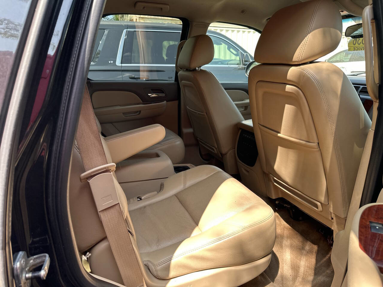 Used 2011 Chevrolet Tahoe LTZ AWD/4WD image 8