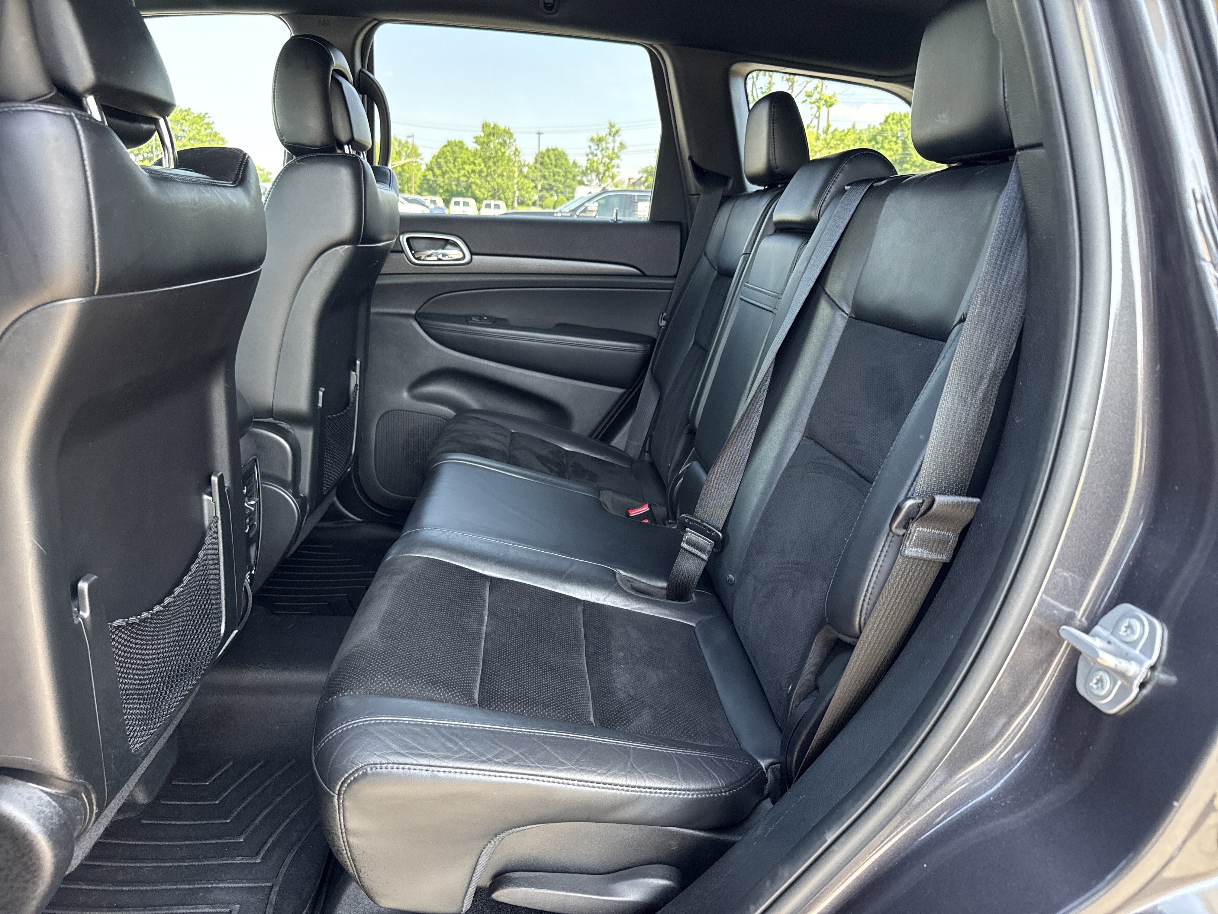 Used 2018 Jeep Grand Cherokee Altitude AWD/4WD image 29