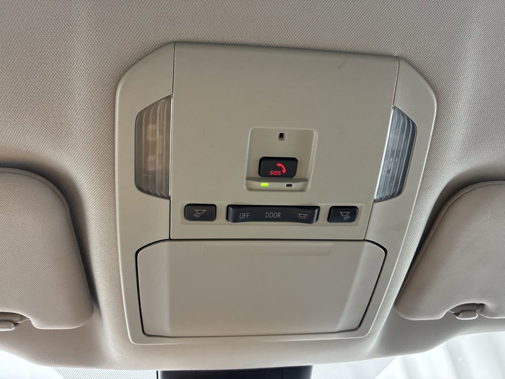 Used 2024 Toyota Highlander LE FWD image 22