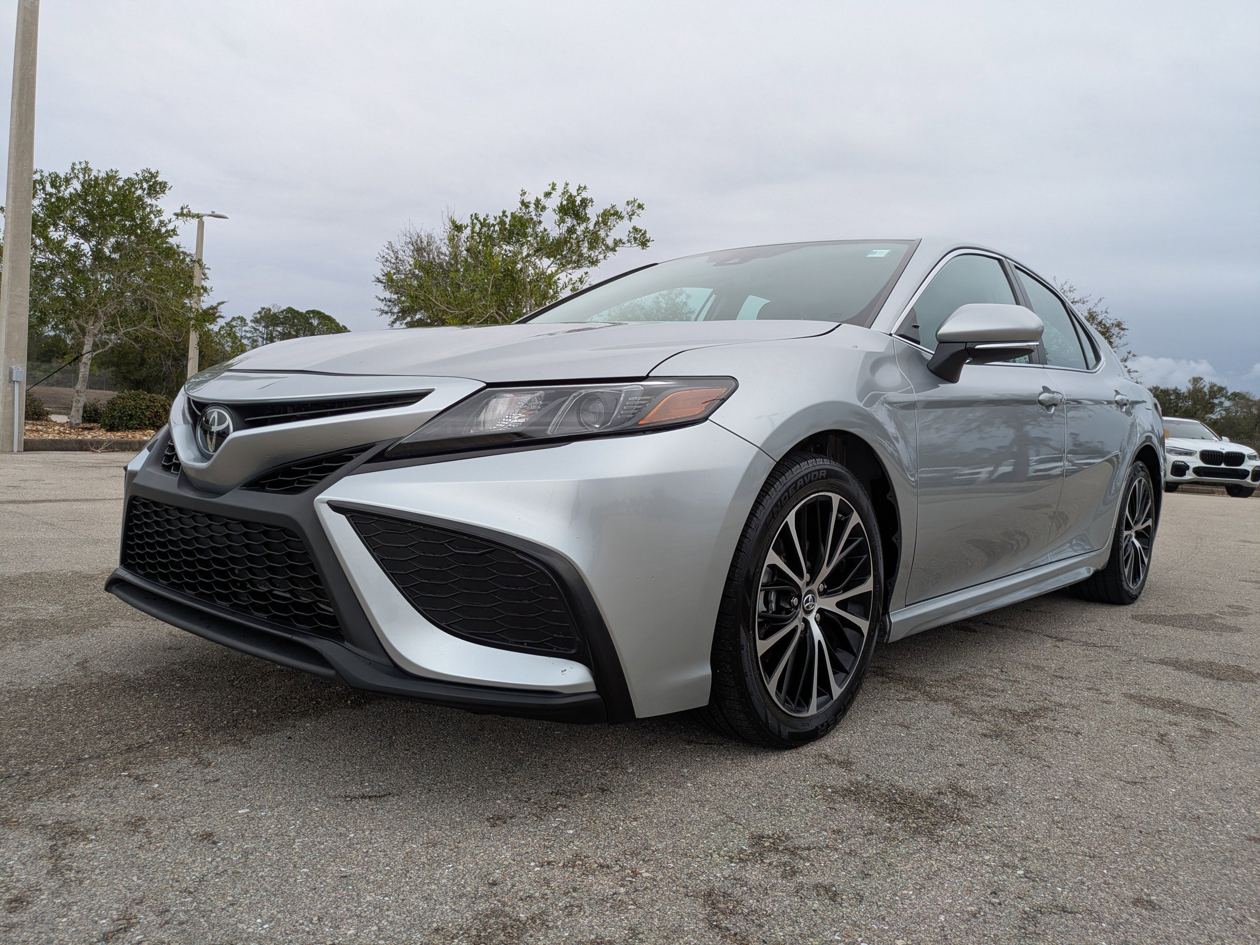 Used 2023 Toyota Camry SE image 9