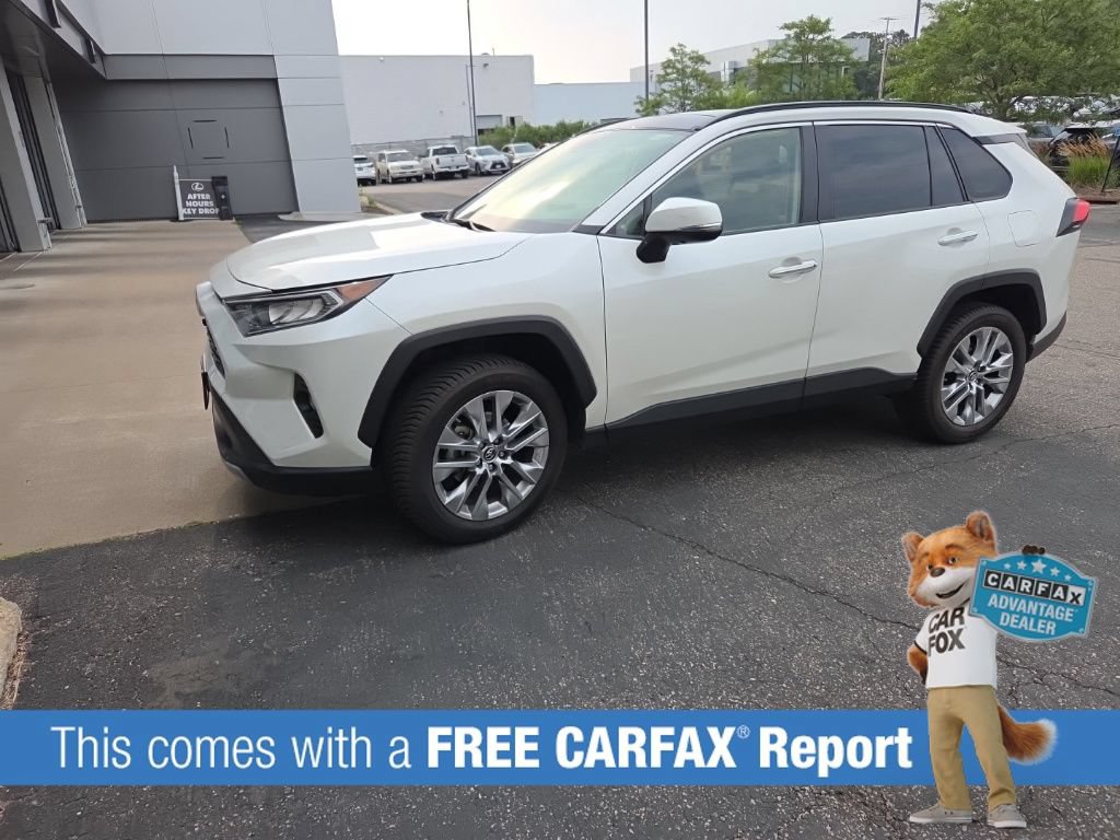 Used 2019 Toyota RAV4 Limited w/ Advanced Technology Package AWD/4WD image 2