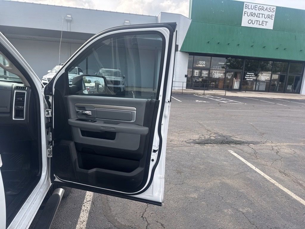 Used 2015 RAM 1500 SLT AWD/4WD image 30
