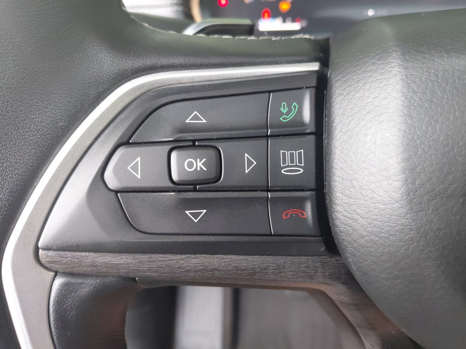 Used 2021 Jeep Grand Cherokee L Limited AWD/4WD image 5