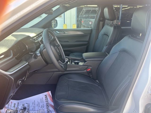 New 2025 Jeep Grand Cherokee L Altitude image 15