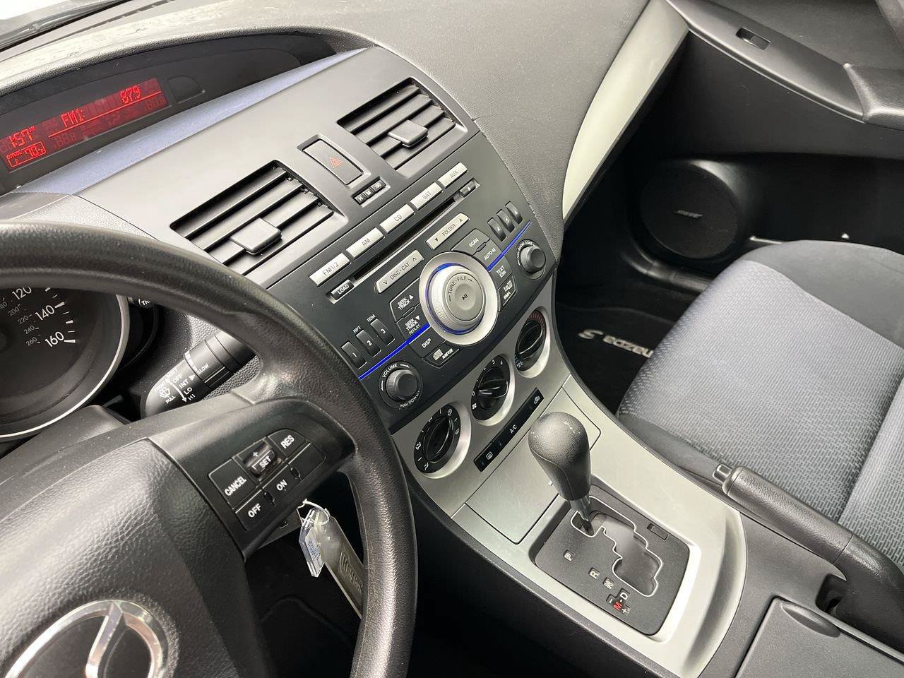 Used 2010 MAZDA MAZDA3 i Touring FWD image 13