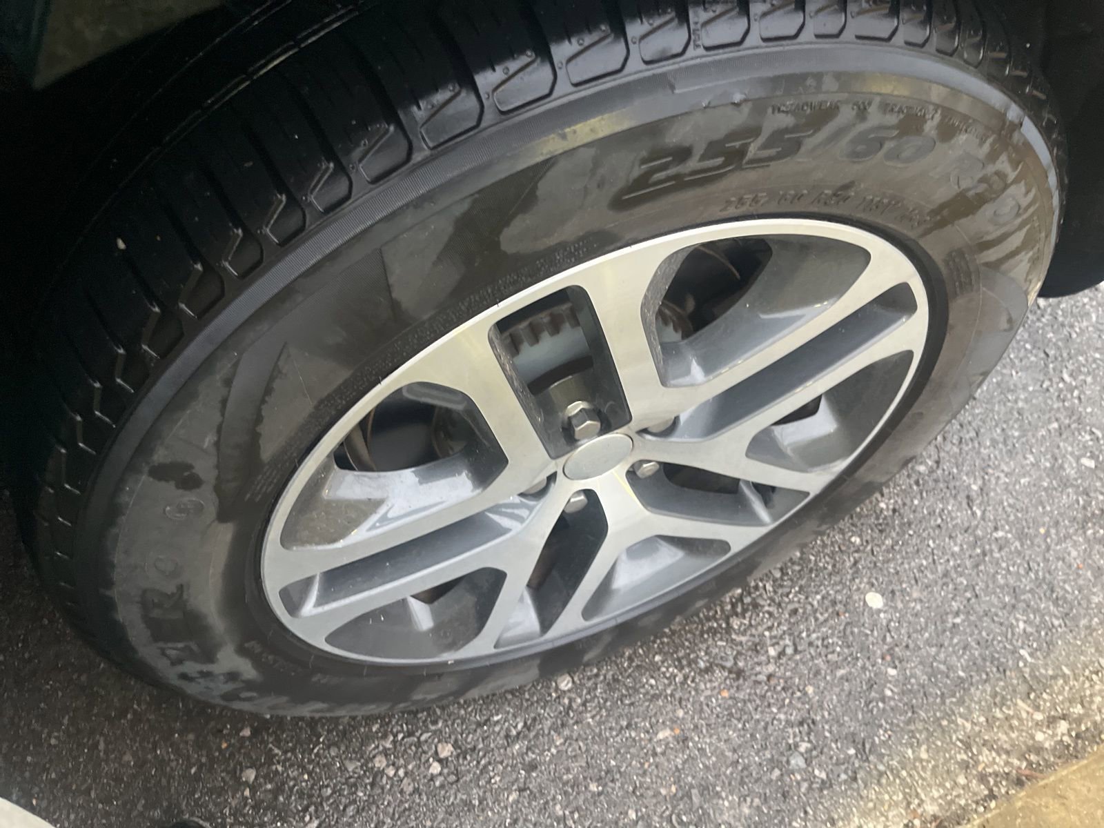 Used 2023 Land Rover Defender 130 X-Dynamic SE image 9