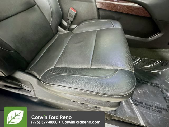 Used 2018 GMC Yukon SLT AWD/4WD image 32