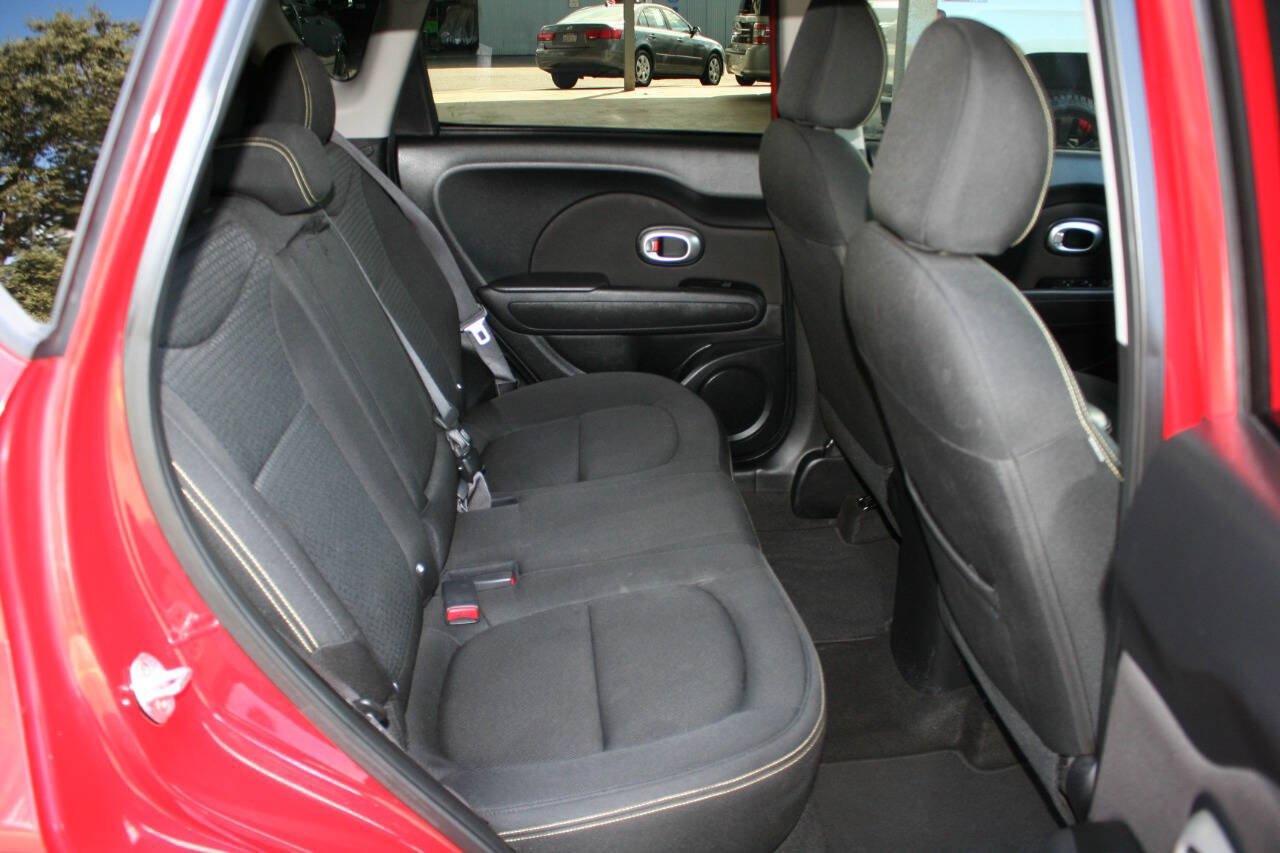 Used 2016 Kia Soul + FWD image 24