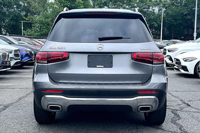 Certified 2023 Mercedes-Benz GLB 250 4MATIC w/ Premium Package image 3