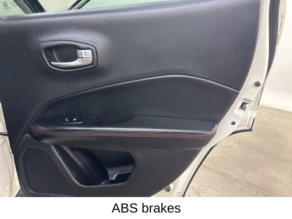 Used 2019 Jeep Compass Trailhawk AWD/4WD image 23