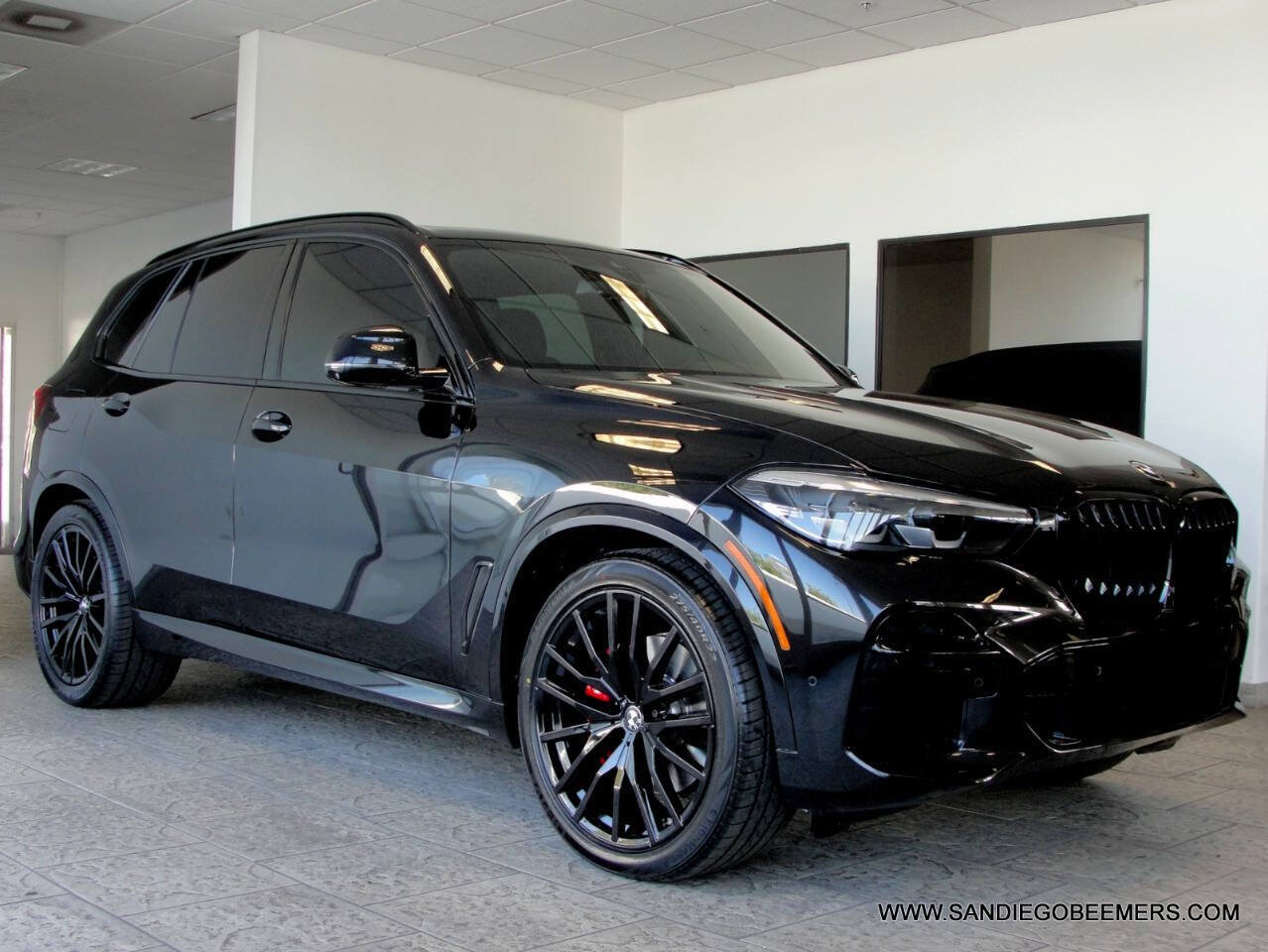 Used 2022 BMW X5 xDrive40i w/ M Sport Package AWD/4WD image 35