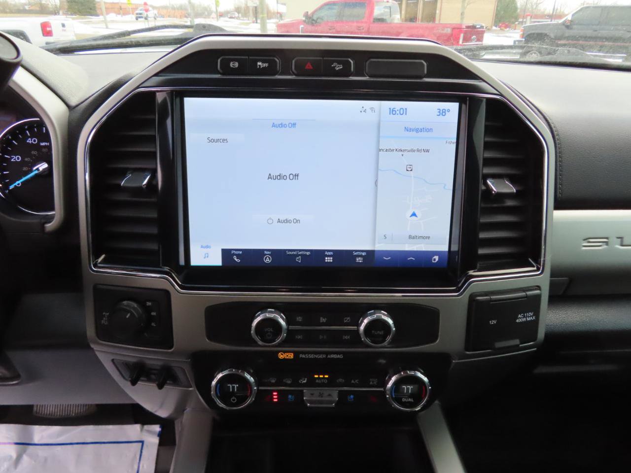 Used 2022 Ford F250 Lariat w/ Chrome Package image 39