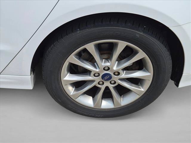 Used 2017 Ford Fusion SE FWD image 11