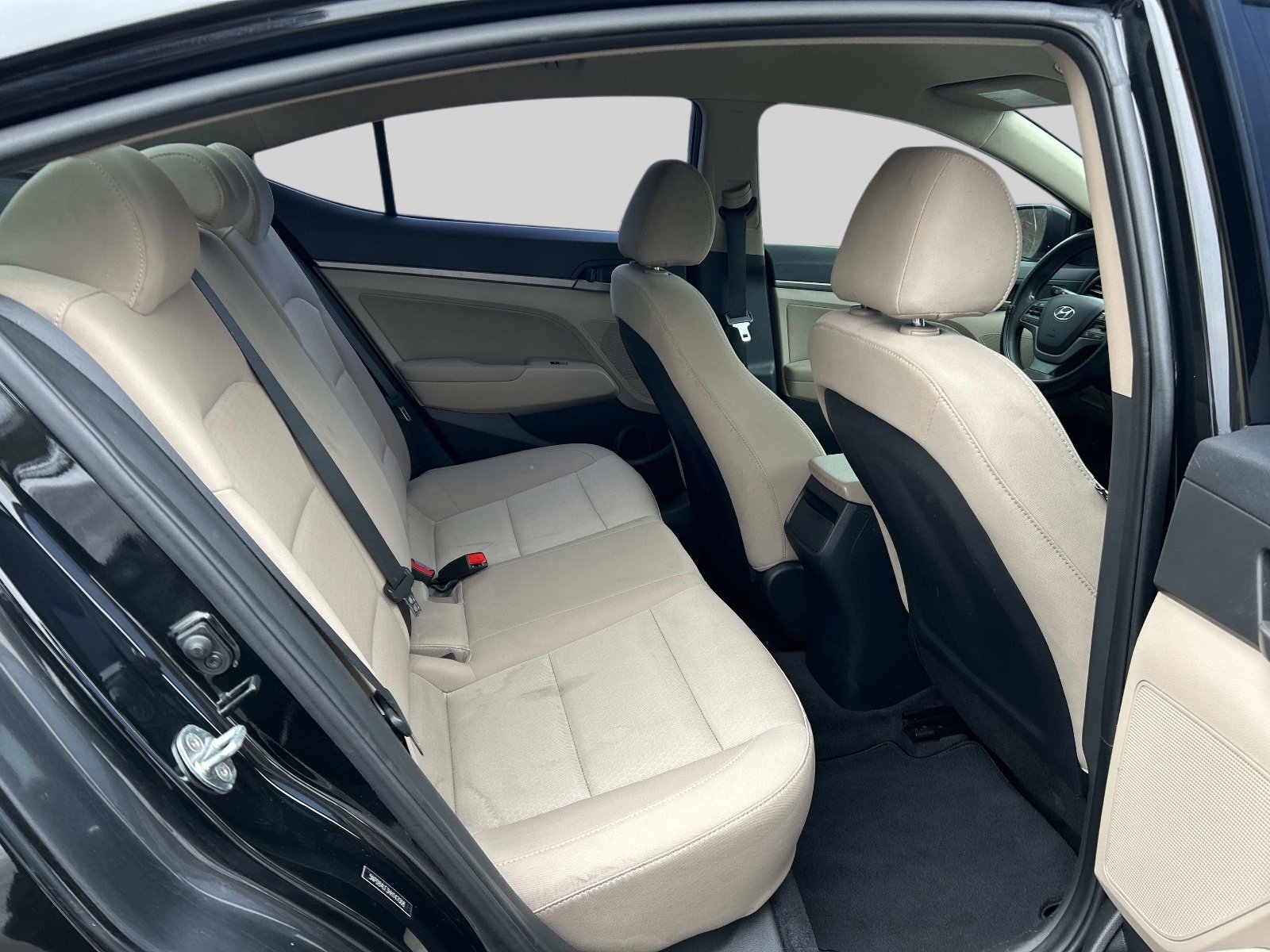 Used 2017 Hyundai Elantra SE image 14