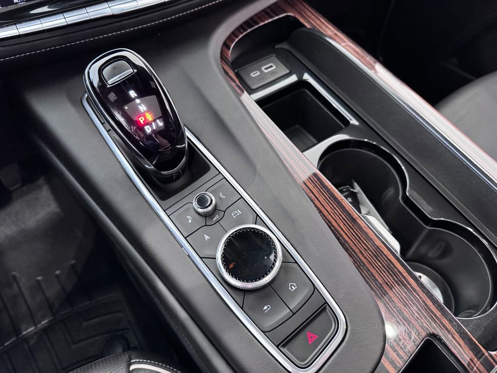 Certified 2023 Cadillac Escalade Premium Luxury AWD/4WD image 28