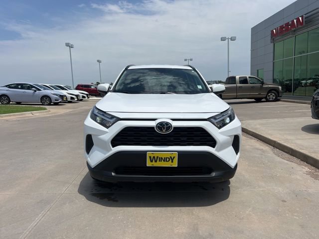 Used 2022 Toyota RAV4 XLE FWD image 2