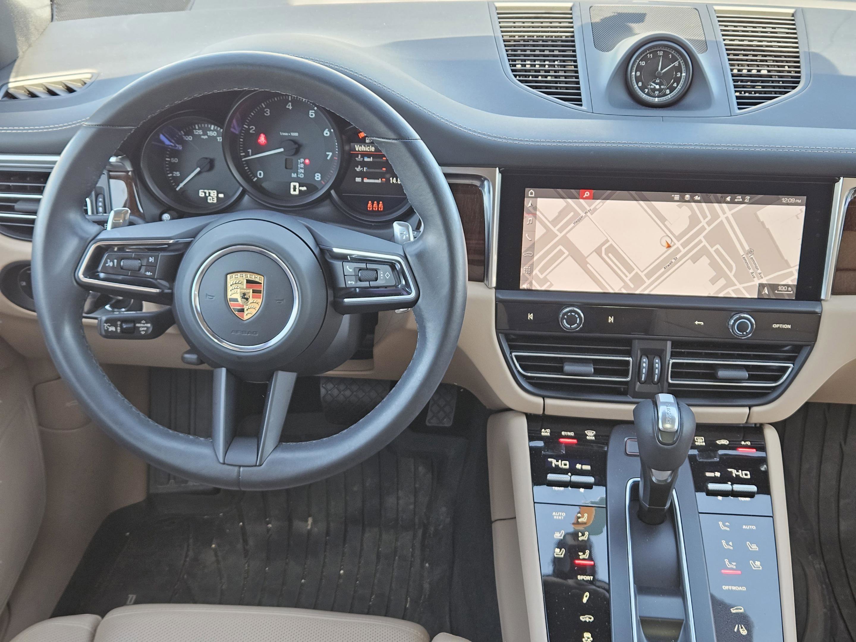 Certified 2023 Porsche Macan Turbo image 25