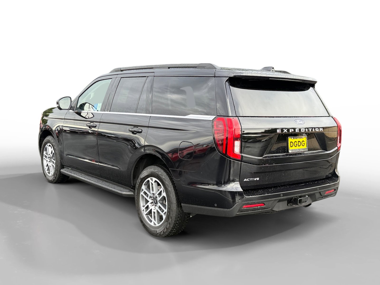Certified 2025 Ford Expedition Active image 3