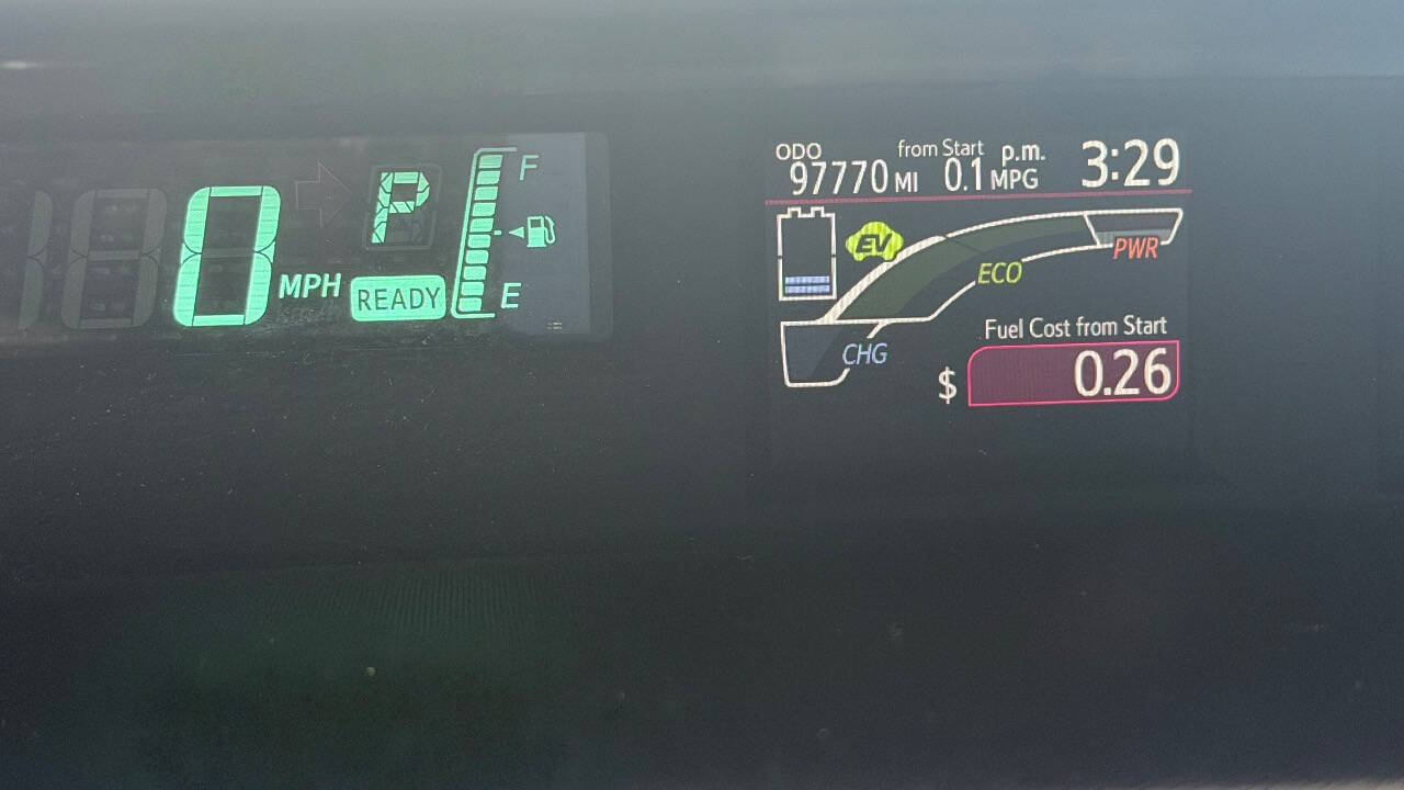 Used 2012 Toyota Prius C One FWD image 17