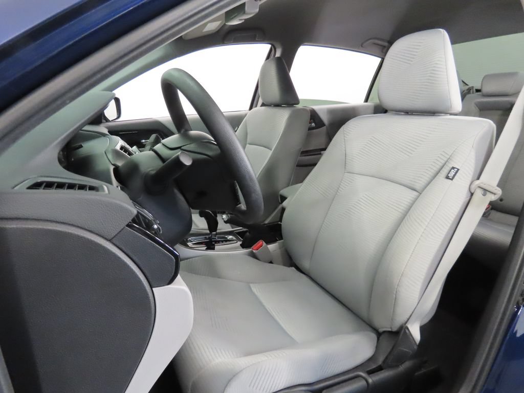 Used 2017 Honda Accord LX image 5