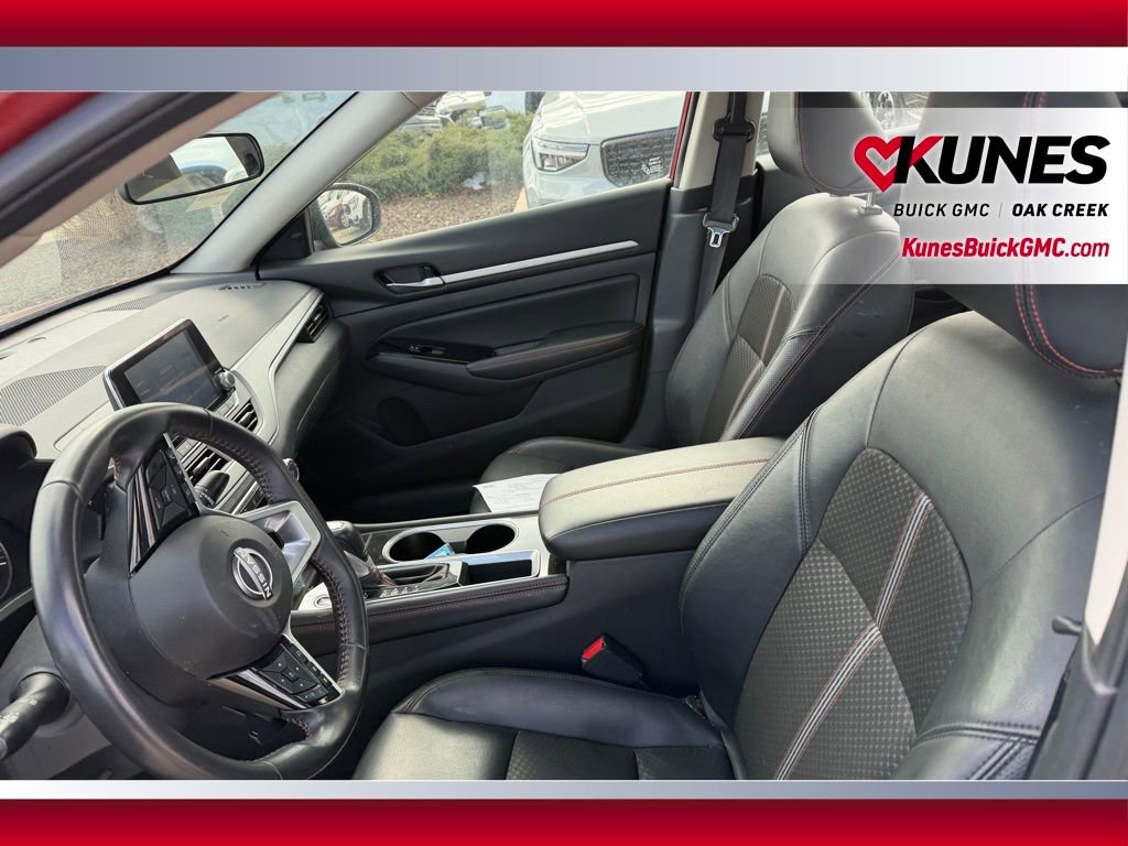 Used 2025 Nissan Altima 2.5 SR FWD image 7