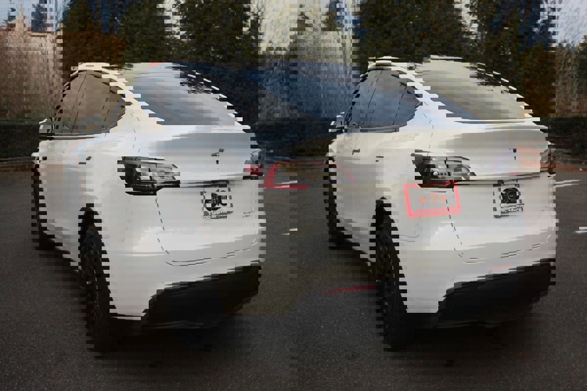 Used 2020 Tesla Model Y Long Range image 5