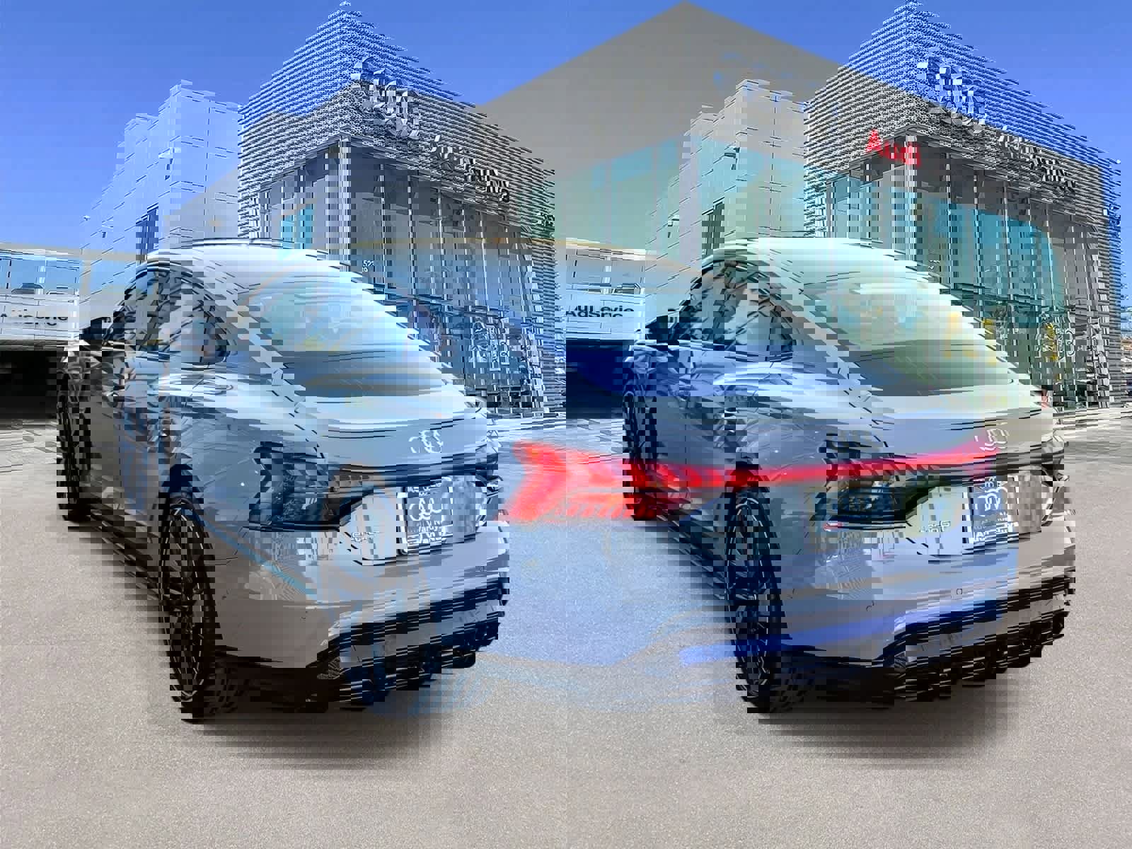 Used 2024 Audi e-tron GT Prestige w/ Prestige Package video 2