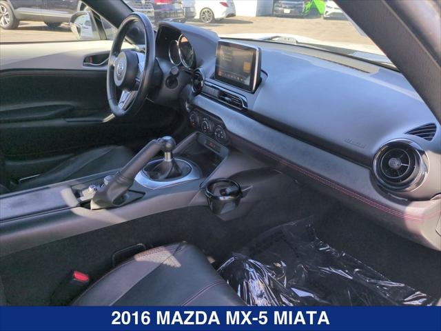 Used 2016 MAZDA MX-5 Miata Club RWD image 23