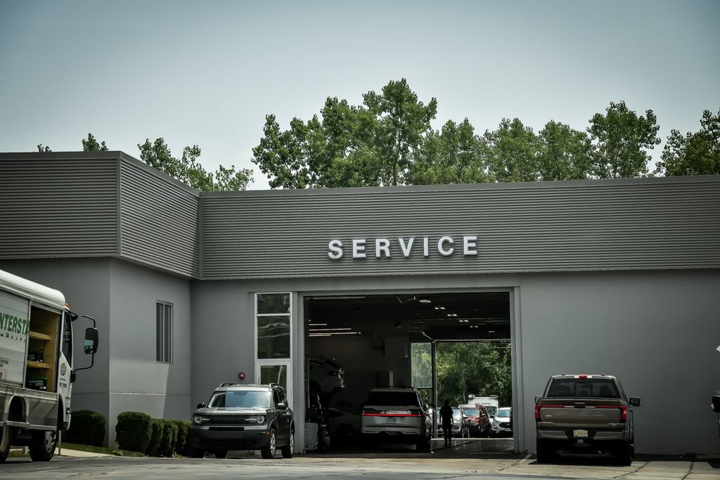Certified 2025 Ford F250 XLT AWD/4WD image 31