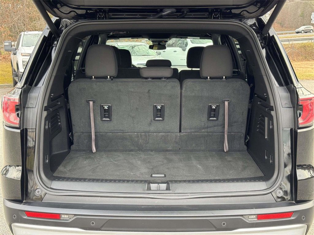 Used 2025 GMC Acadia Elevation image 16