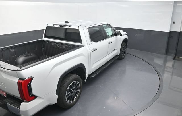Used 2025 Toyota Tundra Limited AWD/4WD image 18