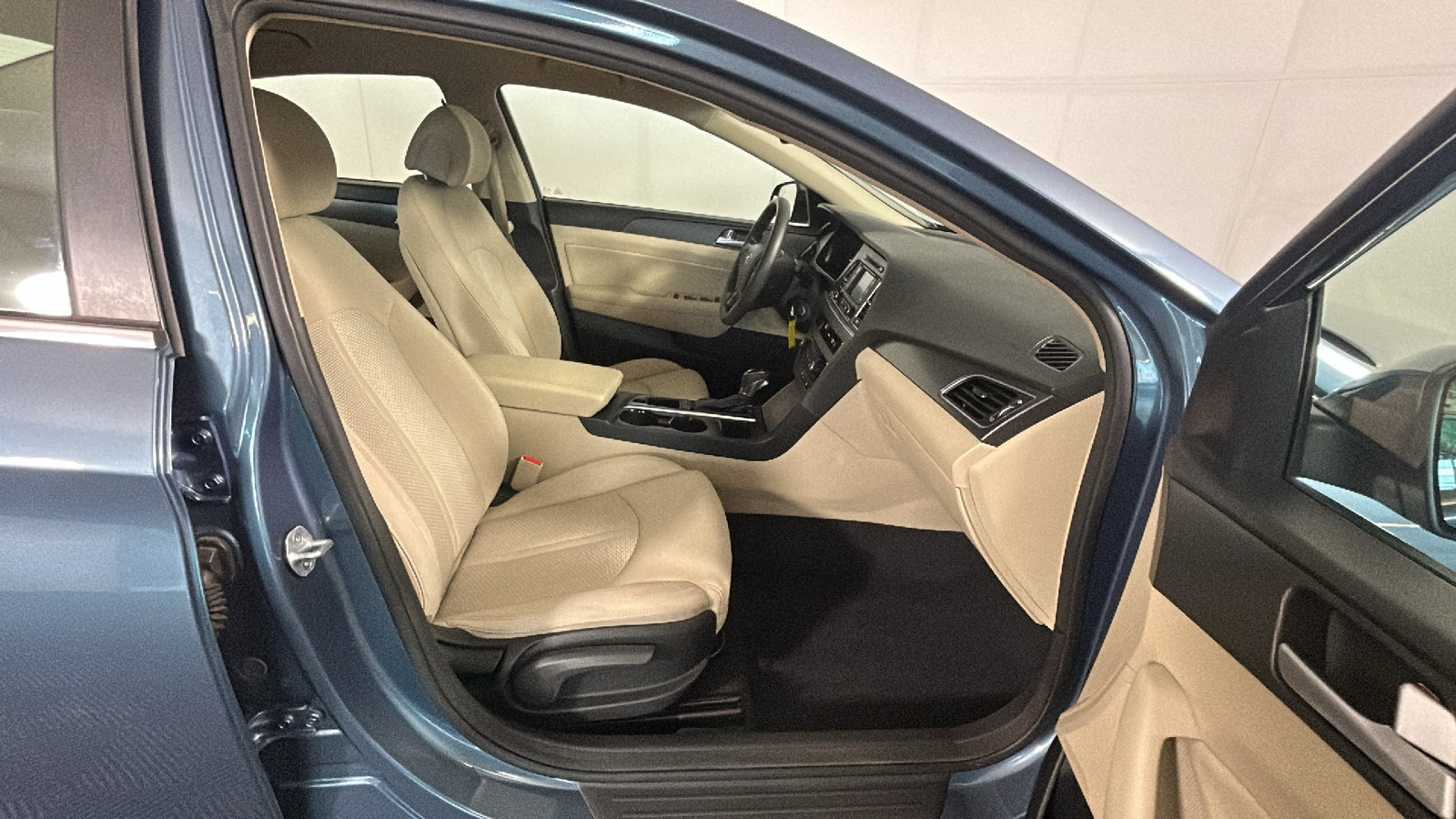 Used 2015 Hyundai Sonata Sport FWD image 35