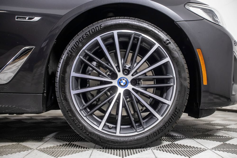 Used 2023 BMW 530e w/ Convenience Package RWD image 39