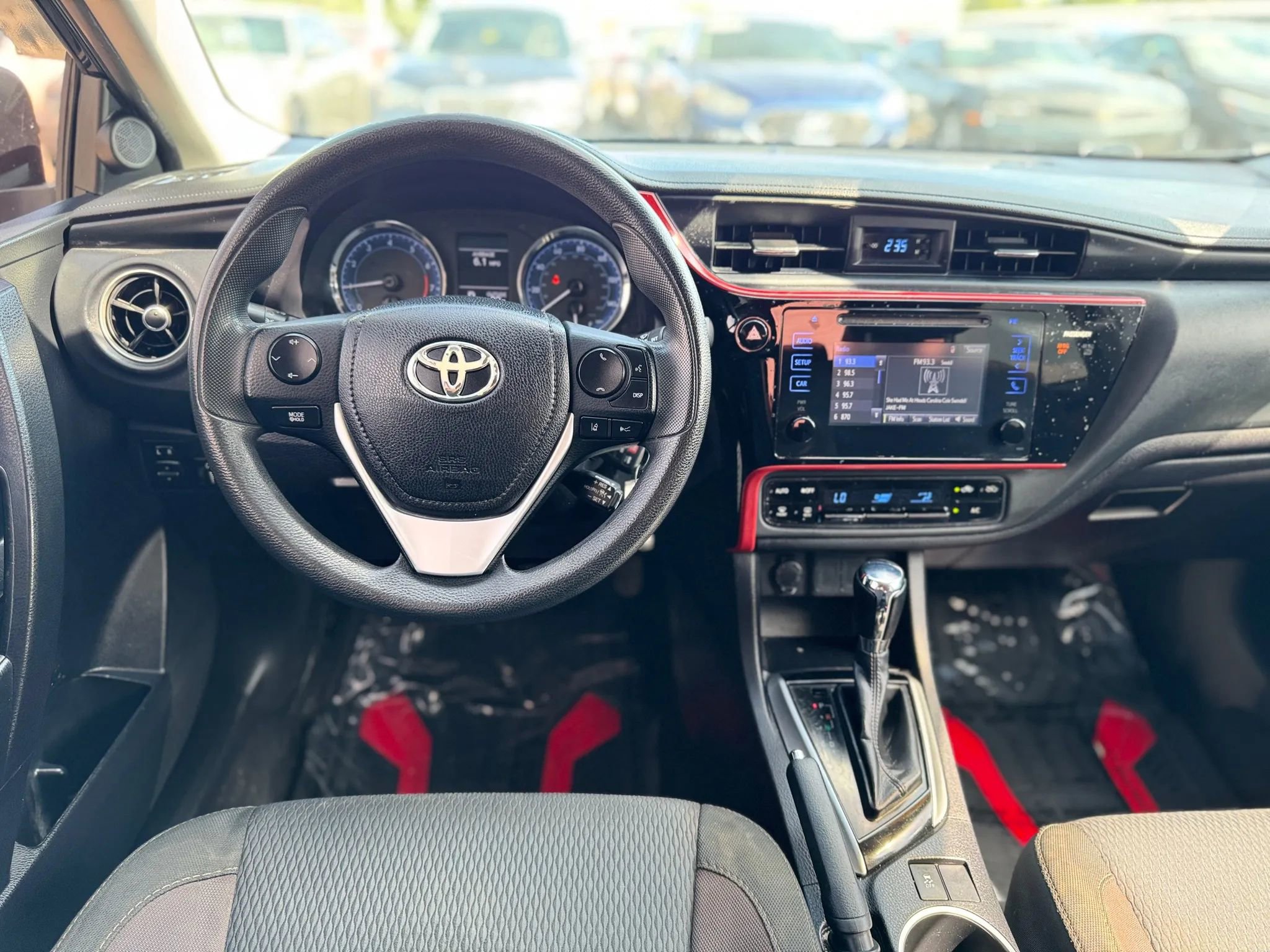 Used 2017 Toyota Corolla LE image 14