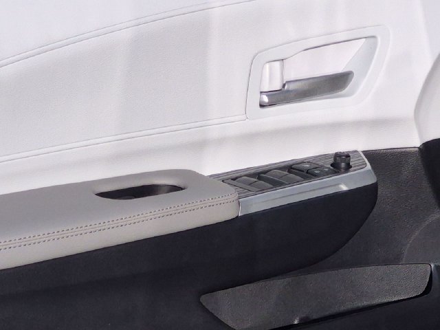 New 2026 Toyota Sienna XLE FWD image 13