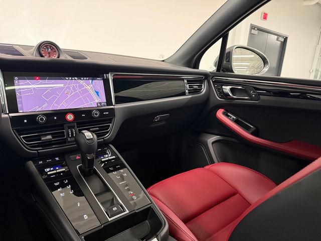 Certified 2026 Porsche Macan Turbo AWD/4WD image 16