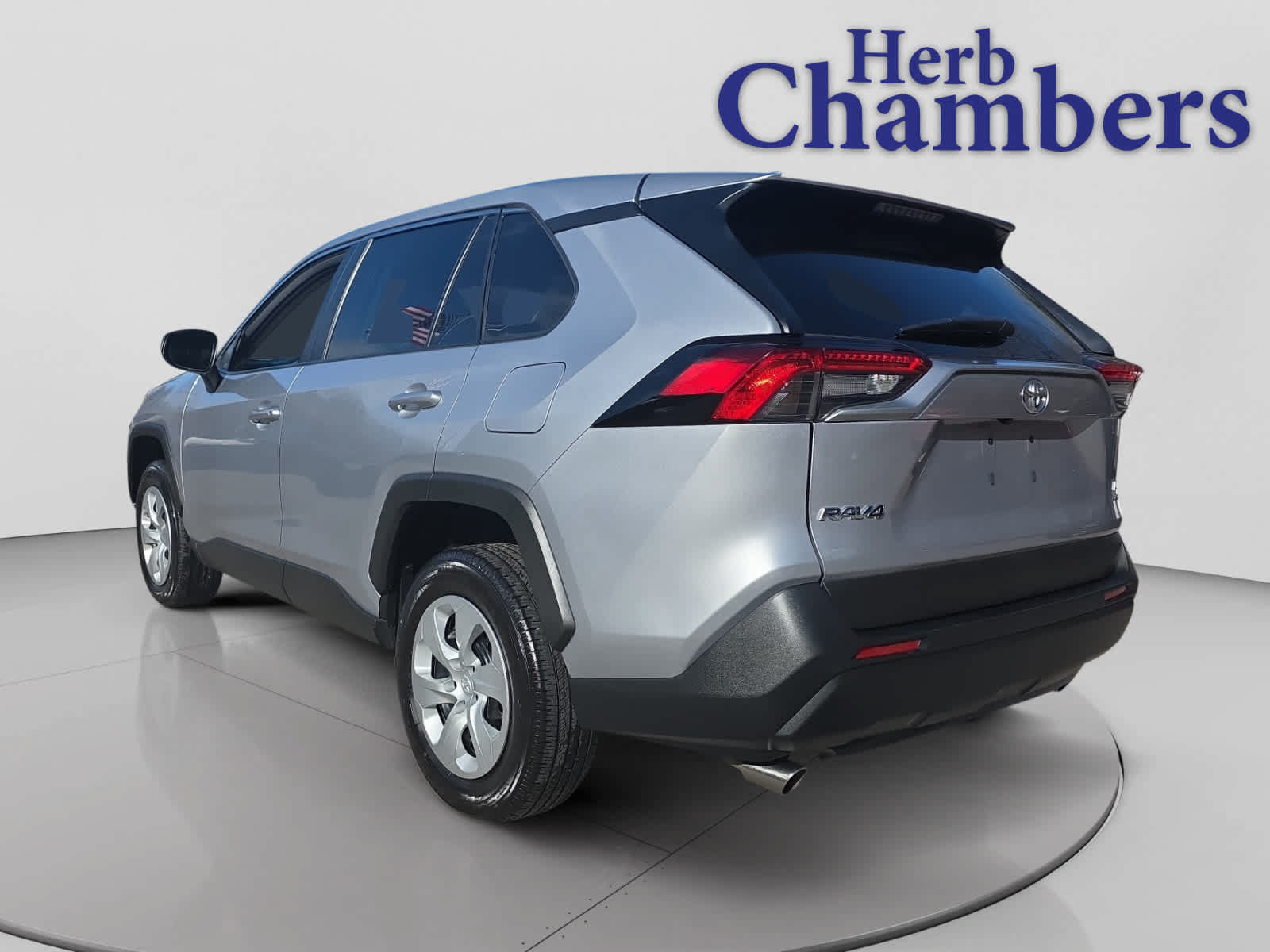Used 2024 Toyota RAV4 LE AWD/4WD image 3